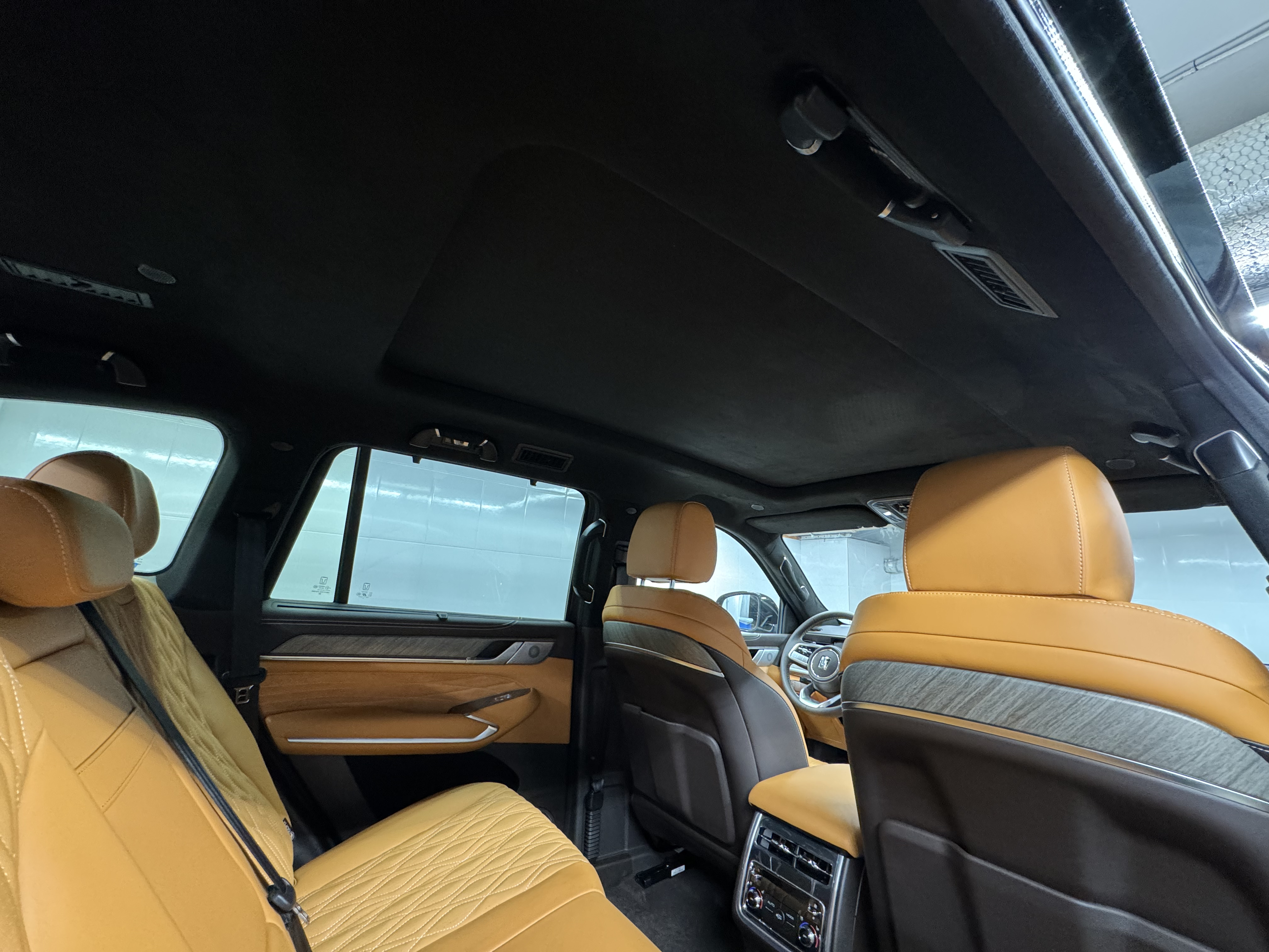 Рестайлинг салона TANK500